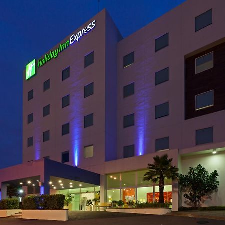 Holiday Inn Express Guadalajara Iteso By Ihg Сапопан Экстерьер фото