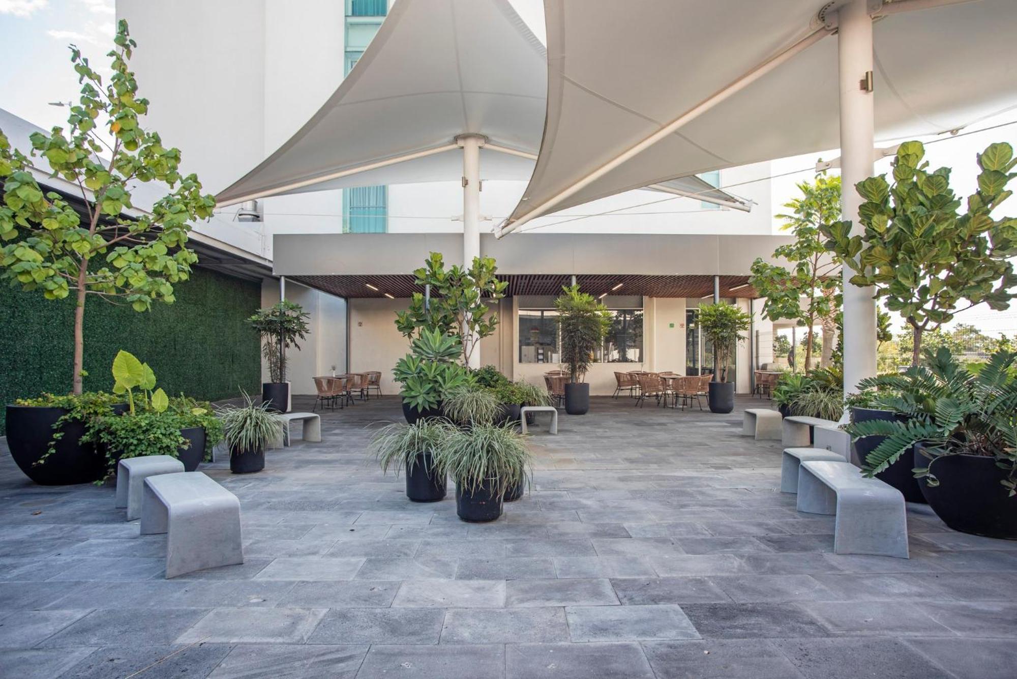 Holiday Inn Express Guadalajara Iteso By Ihg Сапопан Экстерьер фото