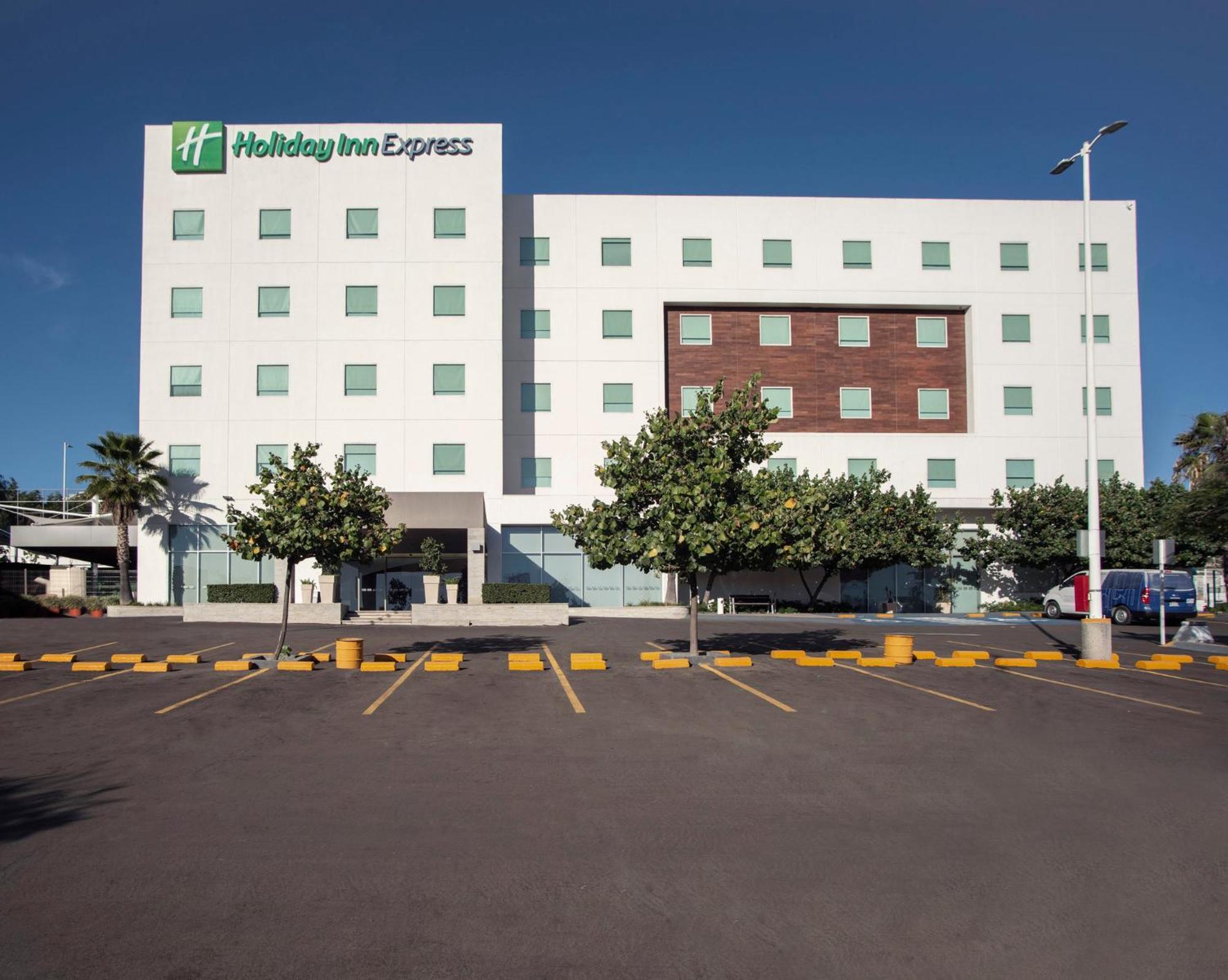 Holiday Inn Express Guadalajara Iteso By Ihg Сапопан Экстерьер фото